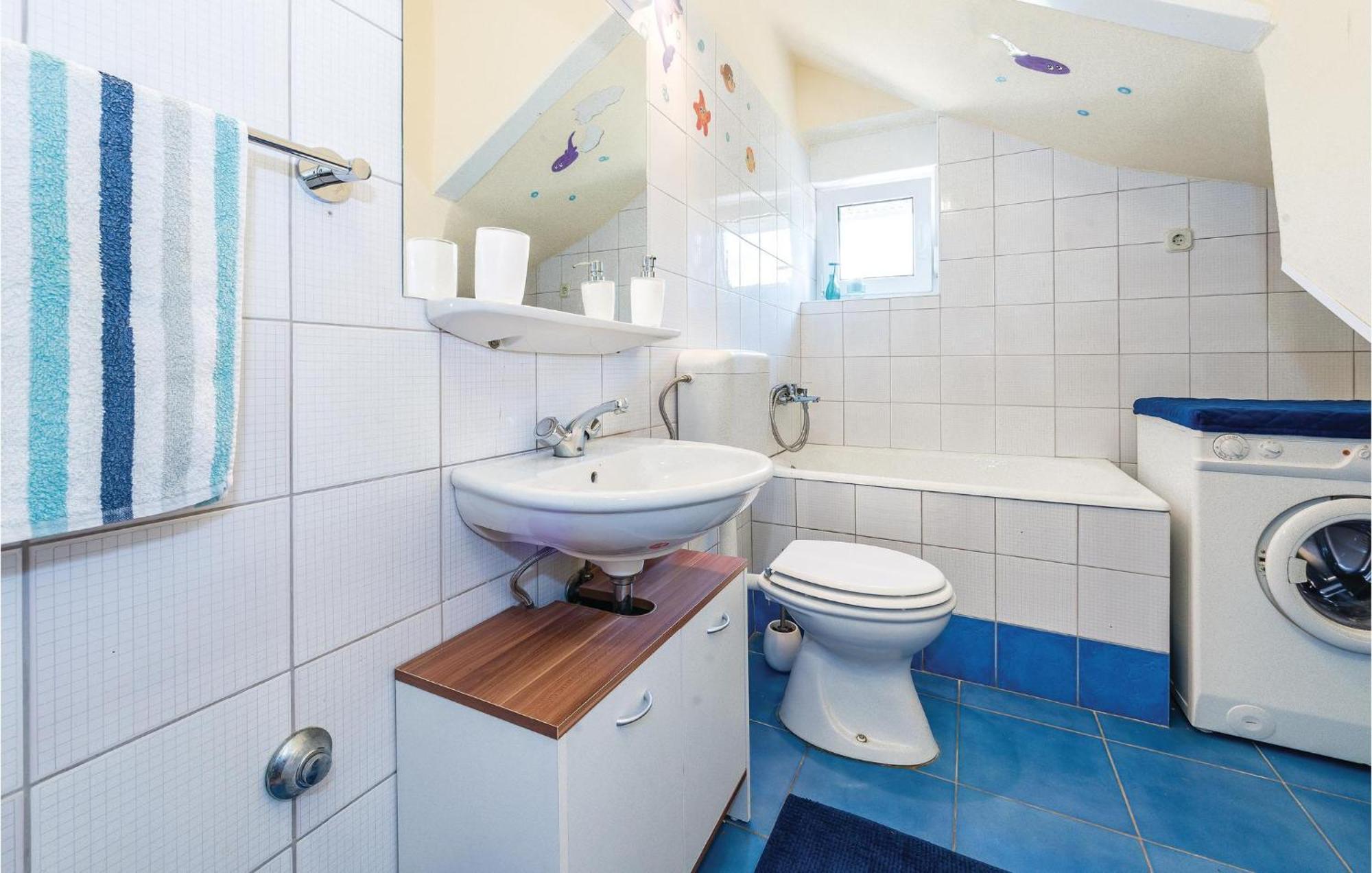 Amazing Home In Bilice With Outdoor Swimming Pool Sibenik Luaran gambar